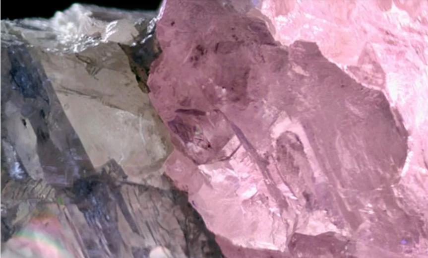 Rare Two-Coloured Diamond Discovered in Botswana mine Rare Two-Coloured Diamond Discovered in Botswana mine