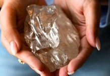 Botswana’S Diamond Boom Faces Angola’S De Beers Challenge Botswana’S Diamond Boom Faces Angola’S De Beers Challenge