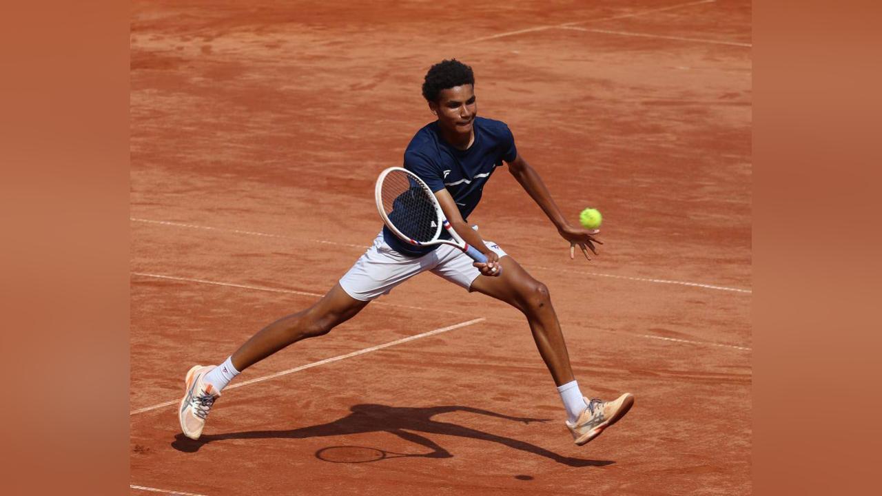 Ntungamili for the Semi-Final Ntungamili for the Semi-Final