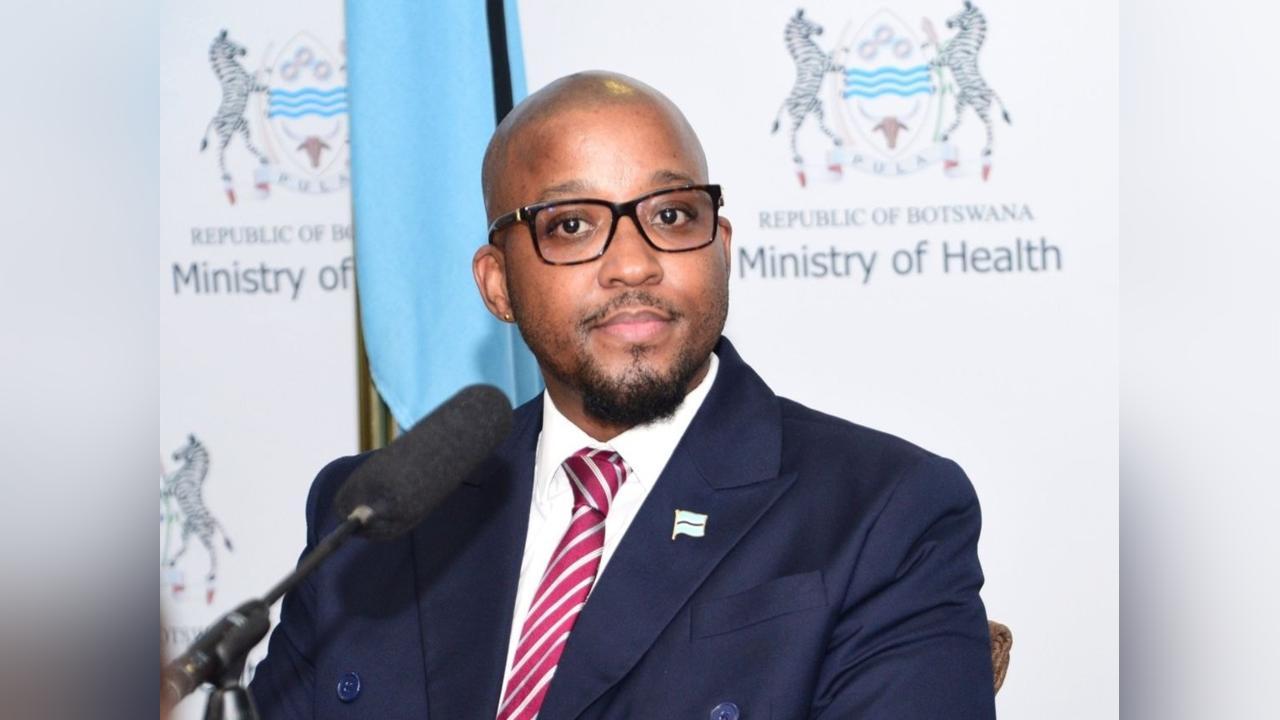 Global Fund Official Discusses HIV TB with Minister Global Fund Official Discusses HIV TB with Minister