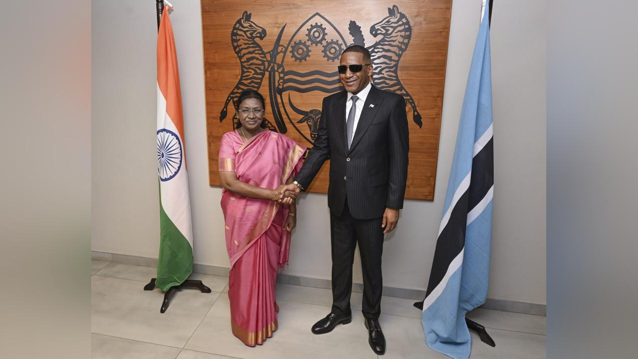 President Murmu and Botswana Leader Witness Cheetah Release President Murmu and Botswana Leader Witness Cheetah Release