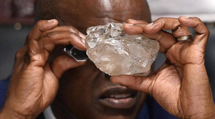 De Beers Reports Major Loss as Global Diamond Demand Slows De Beers Reports Major Loss as Global Diamond Demand Slows