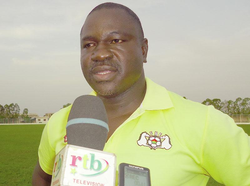 Finale UFOA-B/Burkina # Ghana : « Notre objectif est de rentrer à Ouagadougou avec le trophée », Oscar Barro, coach des Etalons U-20. Finale UFOA-B/Burkina # Ghana : « Notre objectif est de rentrer à Ouagadougou avec le trophée », Oscar Barro, coach des Etalons U-20.