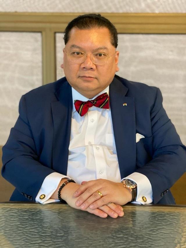 BURKINA-USA : “De manière pacifique, les élections ont suivi l’ordre constitutionnel”, J. Peter Pham, l’envoyé spécial des États-Unis à l’investiture du président du Faso BURKINA-USA : “De manière pacifique, les élections ont suivi l’ordre constitutionnel”, J. Peter Pham, l’envoyé spécial des États-Unis à l’investiture du président du Faso