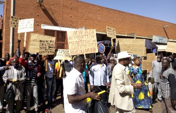 Deuxième mandat de Roch Kaboré : La coordination des syndicats et associations de commerçants dit non à une reconduction de Harouna Kaboré Deuxième mandat de Roch Kaboré : La coordination des syndicats et associations de commerçants dit non à une reconduction de Harouna Kaboré