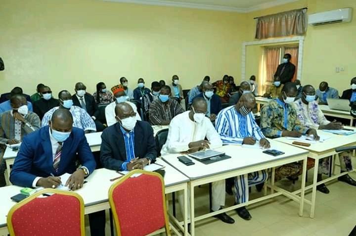 Assemblée nationale du Burkina : Une commission ad'hoc pour rédiger le règlement intérieur de la VIIIe Législature Assemblée nationale du Burkina : Une commission ad'hoc pour rédiger le règlement intérieur de la VIIIe Législature