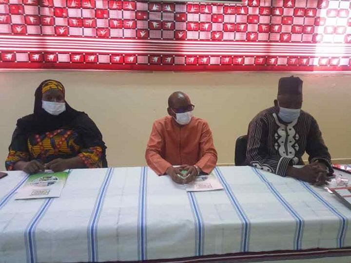 Recherche et innovation : Le FONRID signe une convention de partenariat avec les filières beurre de karité et mangue Recherche et innovation : Le FONRID signe une convention de partenariat avec les filières beurre de karité et mangue