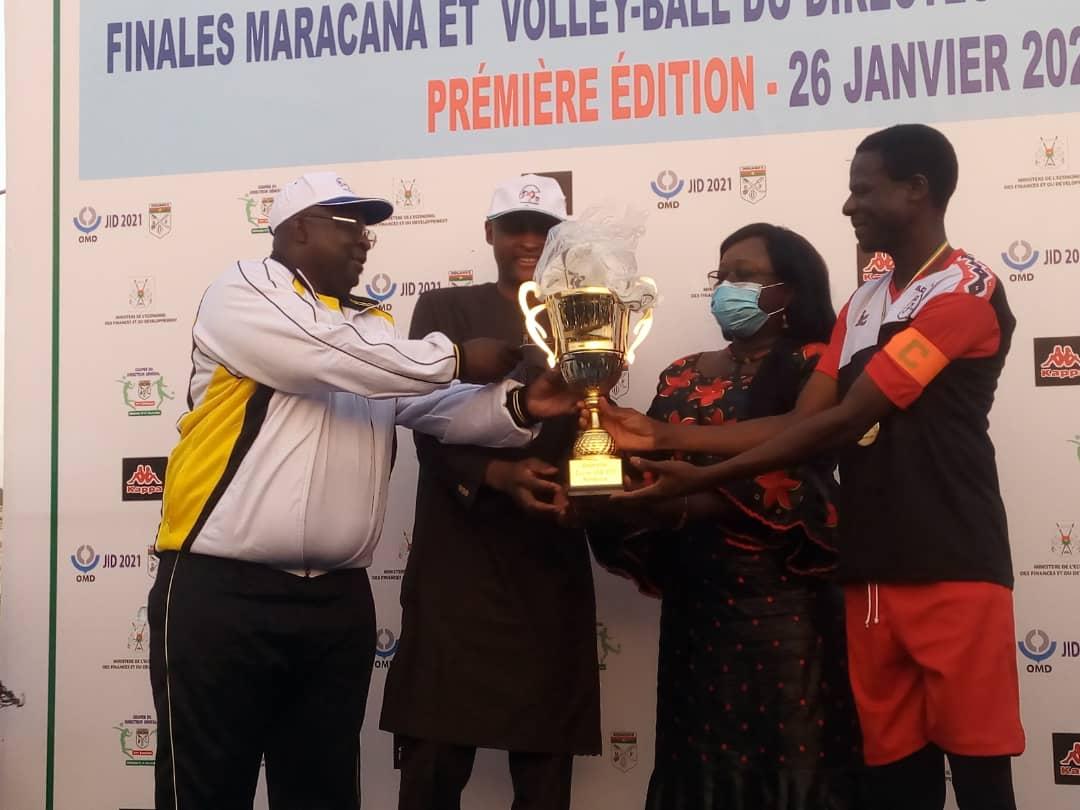 1re édition de la Coupe du directeur général des douanes : La direction de la Valeur s’adjuge le trophée en football 1re édition de la Coupe du directeur général des douanes : La direction de la Valeur s’adjuge le trophée en football