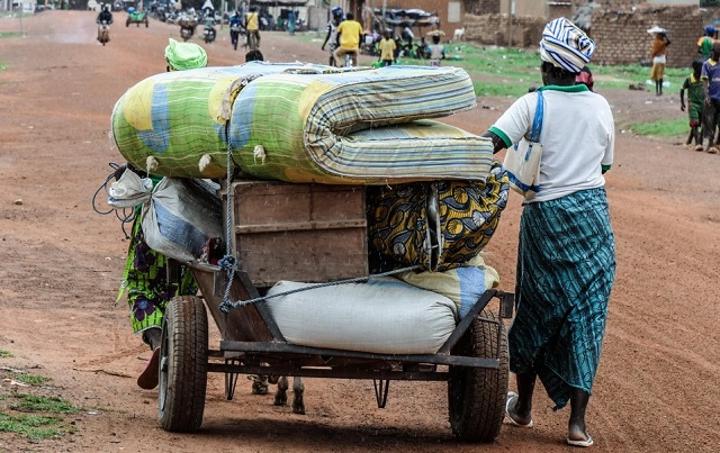 Insécurité au Burkina : Plus de 22 000 personnes déplacées internes enregistrées en un mois Insécurité au Burkina : Plus de 22 000 personnes déplacées internes enregistrées en un mois