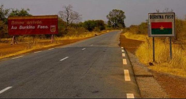 Frontière Côte d’Ivoire-Burkina : Des véhicules burkinabè interdits d’entrer sur le territoire ivoirien Frontière Côte d’Ivoire-Burkina : Des véhicules burkinabè interdits d’entrer sur le territoire ivoirien