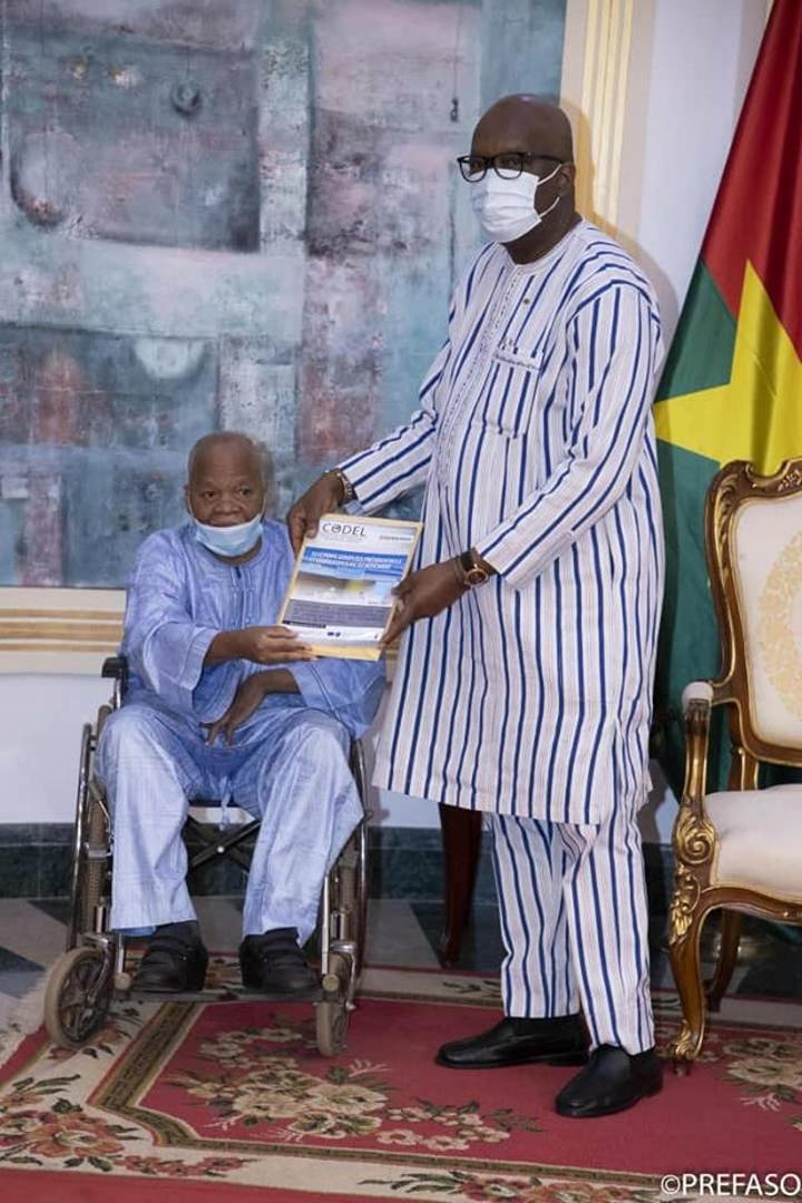 Carnet d’audiences du président du Faso : Me Halidou Ouédraogo de la CODEL et la directrice exécutive d'ONU-Habitat chez Roch Kaboré Carnet d’audiences du président du Faso : Me Halidou Ouédraogo de la CODEL et la directrice exécutive d'ONU-Habitat chez Roch Kaboré