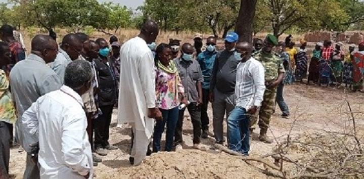 Corvée d’eau à Nako/Gaoua : Le ministre Ousmane Nacro sur les traces du président de l’Assemblée nationale Corvée d’eau à Nako/Gaoua : Le ministre Ousmane Nacro sur les traces du président de l’Assemblée nationale