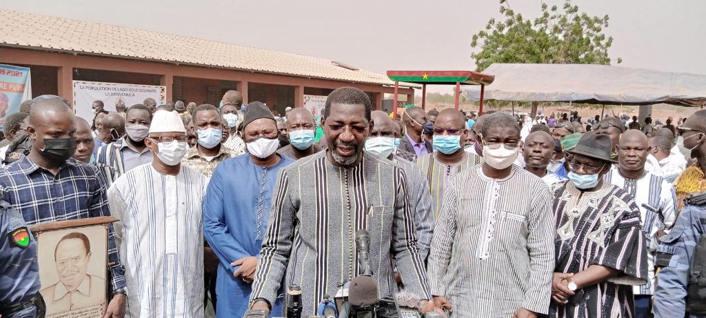 Soixantenaire de l’école primaire publique de Lago : Alassane Bala Sakandé sur les traces de son ancienne école primaire Soixantenaire de l’école primaire publique de Lago : Alassane Bala Sakandé sur les traces de son ancienne école primaire