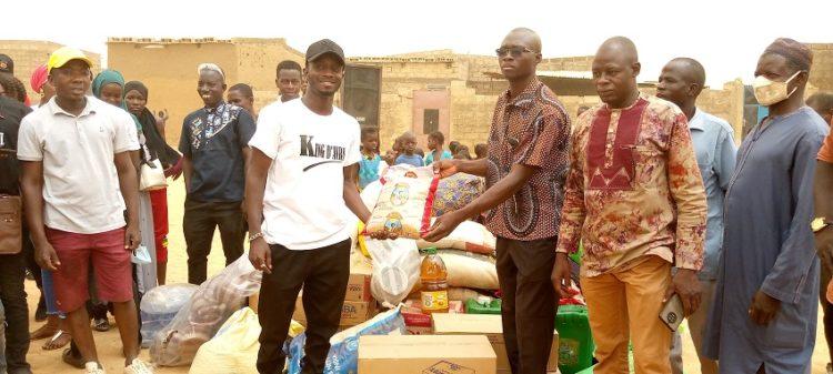 Burkina Faso : Les natifs du mois d’avril célèbrent leur anniversaire par des dons aux orphelins et aux déplacés Burkina Faso : Les natifs du mois d’avril célèbrent leur anniversaire par des dons aux orphelins et aux déplacés