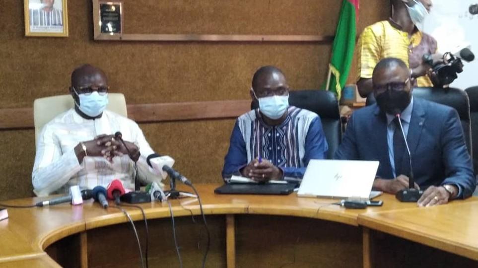Lutte contre le Covid-19 au Burkina : Plus de 20 000 personnes vaccinées à la date du 13 juin 2021 Lutte contre le Covid-19 au Burkina : Plus de 20 000 personnes vaccinées à la date du 13 juin 2021