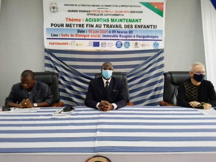 Journée mondiale contre le travail des enfants : Des engagements forts pour éradiquer le fléau au Burkina Journée mondiale contre le travail des enfants : Des engagements forts pour éradiquer le fléau au Burkina