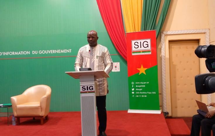 Effets indésirables du vaccin AstraZeneca : « Il n’y a pas lieu de s’inquiéter » (Pr Charlemagne Ouédraogo) Effets indésirables du vaccin AstraZeneca : « Il n’y a pas lieu de s’inquiéter » (Pr Charlemagne Ouédraogo)