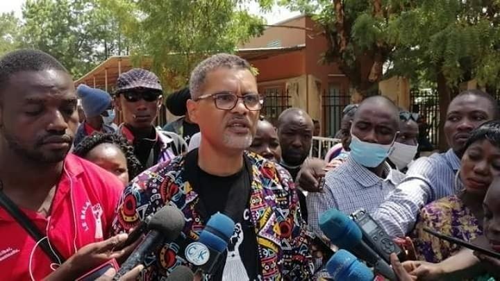 Burkina : Le Balai Citoyen porte plainte contre le gouvernement et exige l’ouverture d’une enquête dans l’« affaire Apollinaire Compaoré » Burkina : Le Balai Citoyen porte plainte contre le gouvernement et exige l’ouverture d’une enquête dans l’« affaire Apollinaire Compaoré »