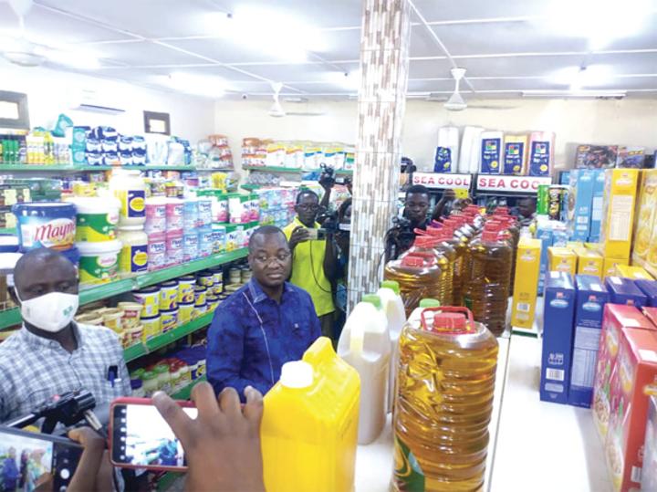 Hausse des produits de grande consommation : le ministre Harouna Kaboré dénonce des pratiques illicites Hausse des produits de grande consommation : le ministre Harouna Kaboré dénonce des pratiques illicites