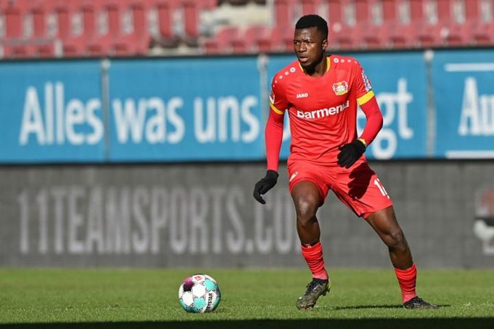 Bayer Leverkusen : Coup dur pour Edmond Tapsoba Bayer Leverkusen : Coup dur pour Edmond Tapsoba