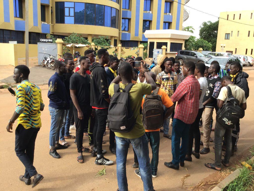 Burkina : Des jeunes contestent l’organisation du renouvellement des organes du Conseil National de la Jeunesse (CNJ) Burkina : Des jeunes contestent l’organisation du renouvellement des organes du Conseil National de la Jeunesse (CNJ)