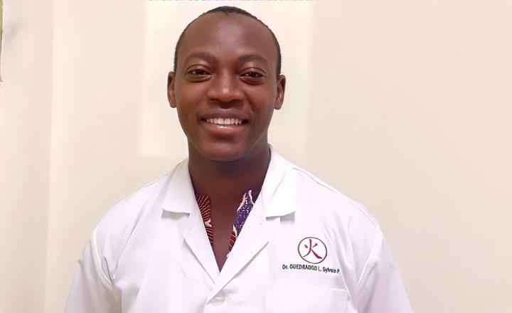 Burkina Faso / Santé : « Si les personnes âgées de 60 ans ou plus consultaient un gériatre, l’espérance de vie serait rallongée d’au moins 10 ans » (Dr Louis Sylvain Ouédraogo) Burkina Faso / Santé : « Si les personnes âgées de 60 ans ou plus consultaient un gériatre, l’espérance de vie serait rallongée d’au moins 10 ans » (Dr Louis Sylvain Ouédraogo)