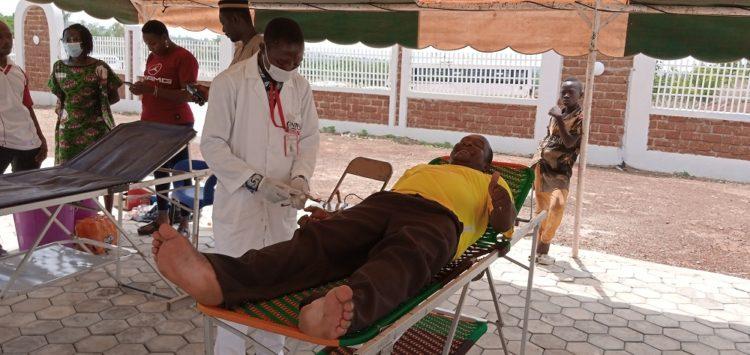 Une association invite les Burkinabè à donner leur sang “urgemment” afin de sauver des vies Une association invite les Burkinabè à donner leur sang “urgemment” afin de sauver des vies