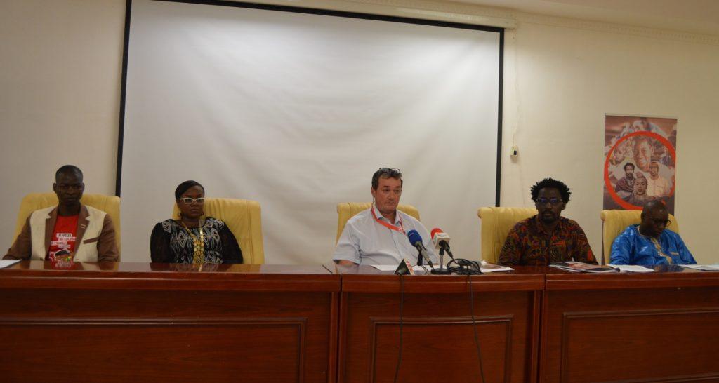 « Je veux retourner à l’école » : Alif Naaba, Safiath et Vieux Farka Touré, porte-voix de 700.000 enfants « Je veux retourner à l’école » : Alif Naaba, Safiath et Vieux Farka Touré, porte-voix de 700.000 enfants