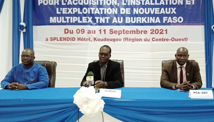 Société burkinabè de télédiffusion : Les acteurs en concertation pour l’exploitation d’un nouveau multiplex TNT Société burkinabè de télédiffusion : Les acteurs en concertation pour l’exploitation d’un nouveau multiplex TNT