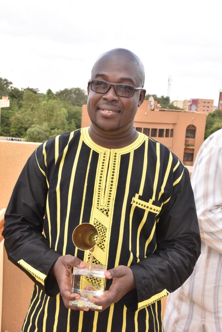 Promotion des droits de l’enfant : Le journaliste Abdel-Aziz Nabaloum remporte le prix international Ulrich-Wickert Promotion des droits de l’enfant : Le journaliste Abdel-Aziz Nabaloum remporte le prix international Ulrich-Wickert