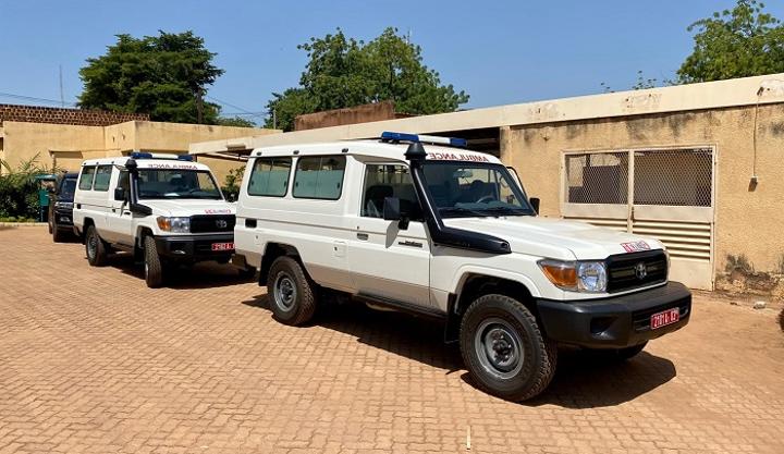 Santé au Burkina : L’agence belge de développement (Enabel) offre deux autres ambulances médicalisées à la région du Centre-est Santé au Burkina : L’agence belge de développement (Enabel) offre deux autres ambulances médicalisées à la région du Centre-est