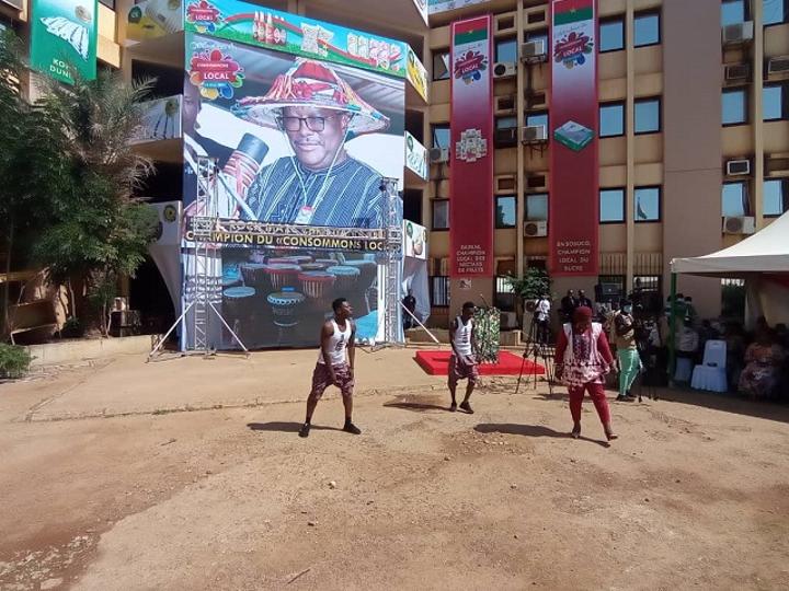 2e édition du mois du consommons local : « Avant d’importer, on va d’abord consommer local », Harouna Kaboré 2e édition du mois du consommons local : « Avant d’importer, on va d’abord consommer local », Harouna Kaboré
