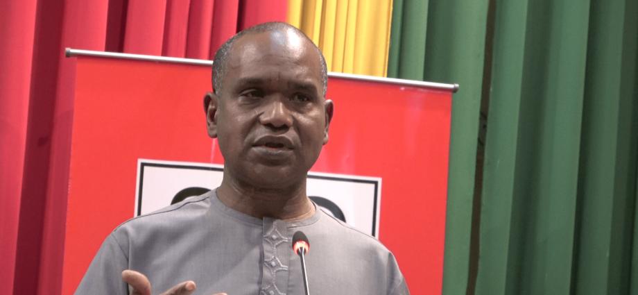 Inter/ Le Burkina rassure que le convoi de l’Armée française n’est pas destiné à armer les terroristes Inter/ Le Burkina rassure que le convoi de l’Armée française n’est pas destiné à armer les terroristes