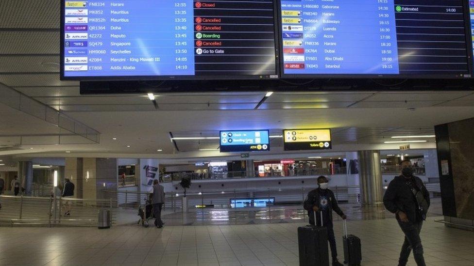 Covid : le président sud-africain demande la levée des interdictions de voyager pour cause du variant Omicron Covid : le président sud-africain demande la levée des interdictions de voyager pour cause du variant Omicron