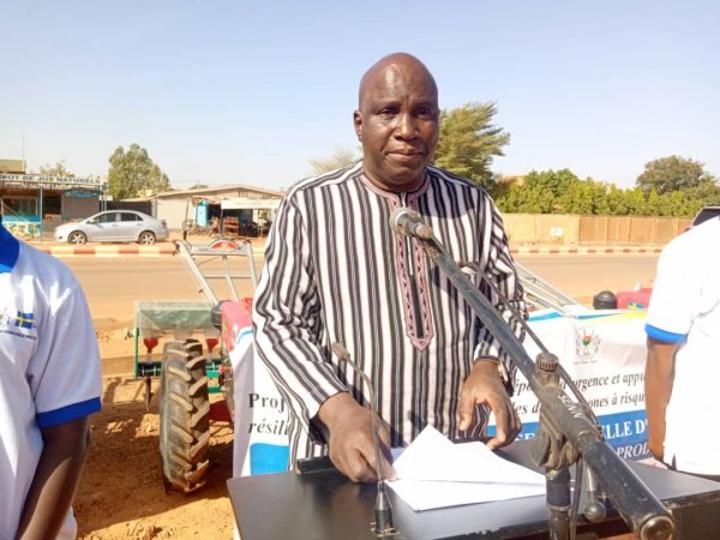 Burkina Faso : La coopération suédoise et la FAO offrent des équipements motorisés aux producteurs Burkina Faso : La coopération suédoise et la FAO offrent des équipements motorisés aux producteurs