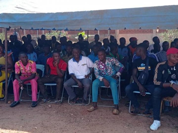 Bobo-Dioulasso : Des jeunes formés au métier de réparation de terminaux TIC reçoivent des kits pour leur installation socio-professionnelle Bobo-Dioulasso : Des jeunes formés au métier de réparation de terminaux TIC reçoivent des kits pour leur installation socio-professionnelle