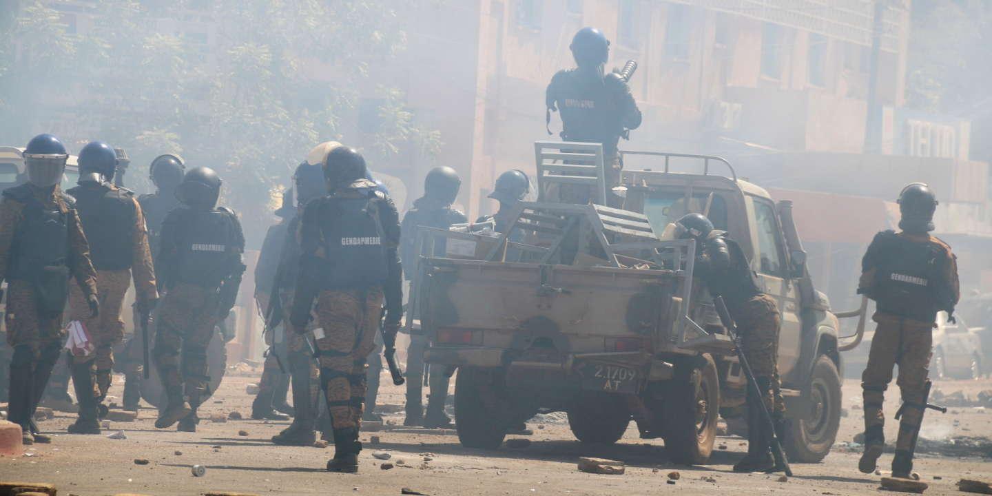 Au Burkina Faso, l’armée en plein doute face aux attaques terroristes Au Burkina Faso, l’armée en plein doute face aux attaques terroristes