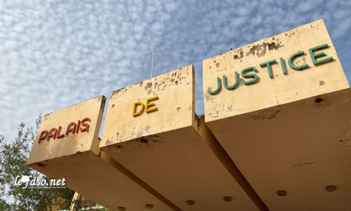 Burkina : Un sergent de Police écope de 15 ans de prison dont 10 ans ferme pour des faits de braquage Burkina : Un sergent de Police écope de 15 ans de prison dont 10 ans ferme pour des faits de braquage