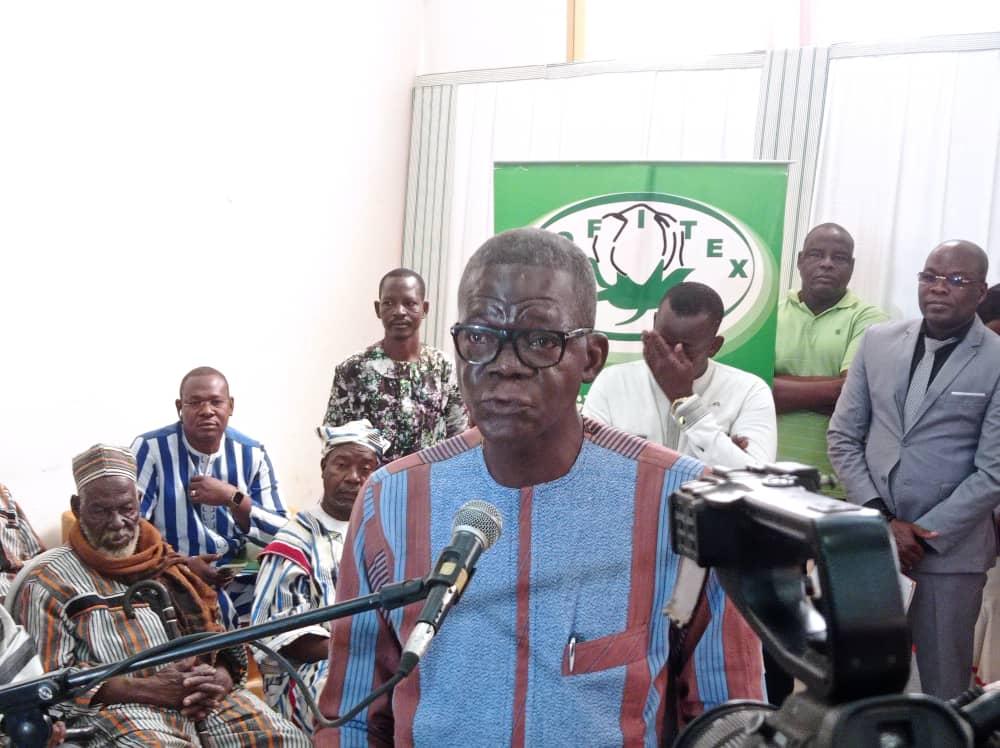 SOFITEX/Burkina : Le nouveau directeur général, Jonas Bobou Bayoulou, promet de meilleurs jours à la filière coton SOFITEX/Burkina : Le nouveau directeur général, Jonas Bobou Bayoulou, promet de meilleurs jours à la filière coton