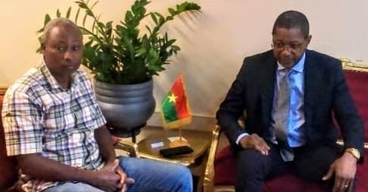 Le Conseil supérieur des Burkinabè de l'étranger de Tripoli fait un don aux déplacés internes et aux FDS Le Conseil supérieur des Burkinabè de l'étranger de Tripoli fait un don aux déplacés internes et aux FDS