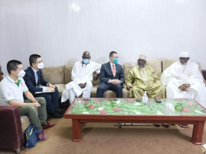 Ramadan 2022 : L’ambassade de Chine renforce les liens entre les musulmans burkinabè et chinois à travers un don Ramadan 2022 : L’ambassade de Chine renforce les liens entre les musulmans burkinabè et chinois à travers un don
