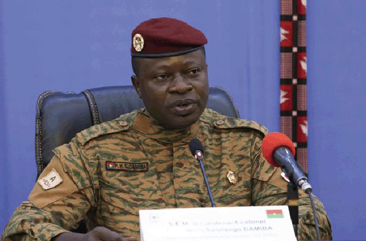 Le Président du Faso Paul-Henri Damiba au corps diplomatique : « Nous souhaitons célébrer le succès de cette Transition avec vous » Le Président du Faso Paul-Henri Damiba au corps diplomatique : « Nous souhaitons célébrer le succès de cette Transition avec vous »