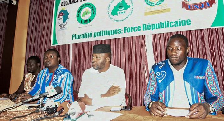 Lutte contre l’insécurité au Burkina : Un regroupement de partis politiques recommande l’état de guerre ou de siège