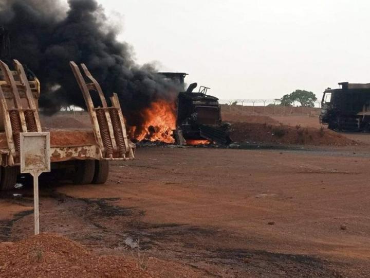 Burkina Faso : La mine d'or de Hounde saccagé par des orpailleurs, 7 blessés et plusieurs engins incendiés