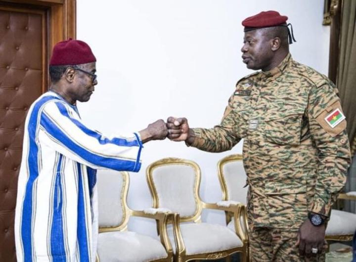 Crises sécuritaire et alimentaire : Le Chef de l’Etat s’entretient avec le Haut représentant de la Coalition pour le Sahel Crises sécuritaire et alimentaire : Le Chef de l’Etat s’entretient avec le Haut représentant de la Coalition pour le Sahel