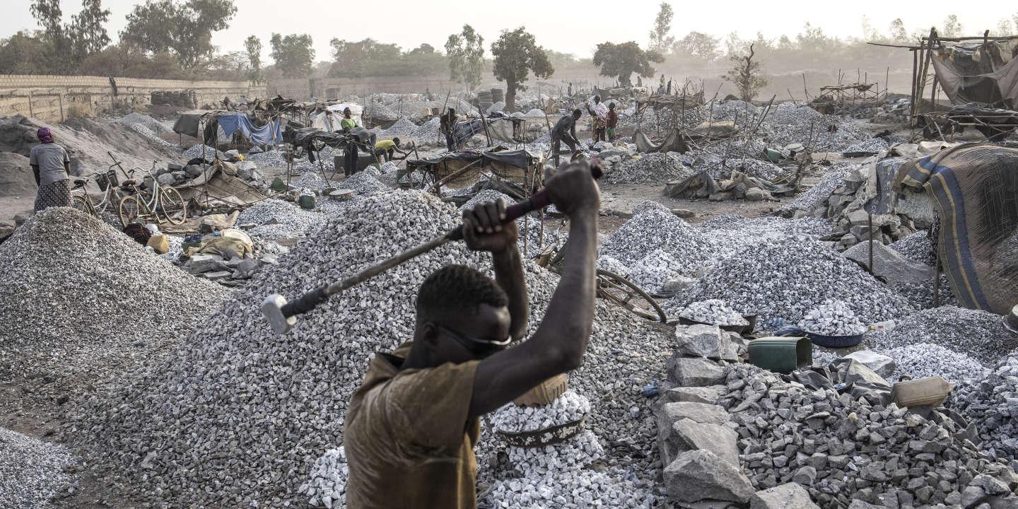 Au Burkina Faso, course contre la montre pour sauver huit mineurs coincés sous terre