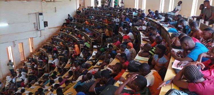 Biotechnologie et biosécurité : Cours d’une matinée au profit des stagiaires de l’École Normale Supérieure de Ouagadougou Biotechnologie et biosécurité : Cours d’une matinée au profit des stagiaires de l’École Normale Supérieure de Ouagadougou