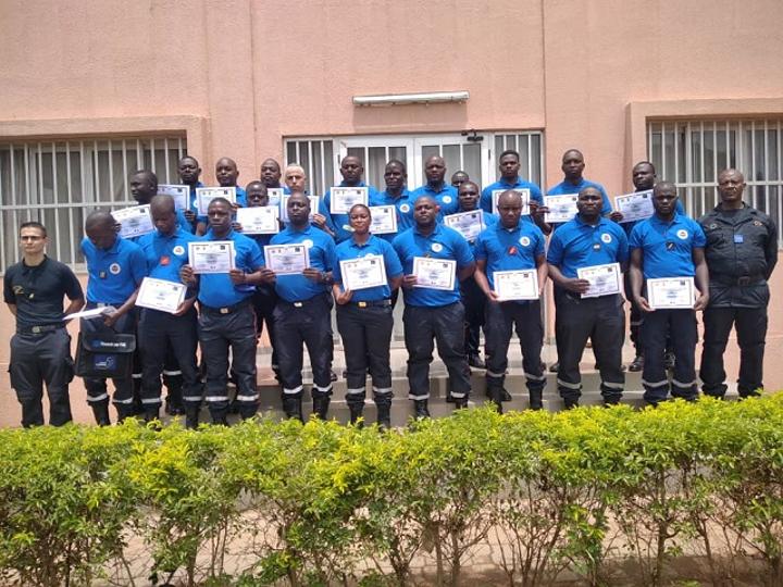 Institut supérieur d’études de protection civile (ISEPC) : 24 stagiaires reçoivent leurs diplômes en risque chimique de niveau 2 Institut supérieur d’études de protection civile (ISEPC) : 24 stagiaires reçoivent leurs diplômes en risque chimique de niveau 2