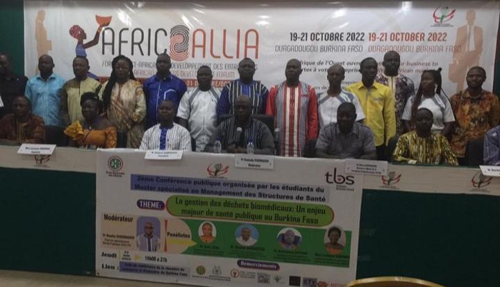 Assainissement des structures sanitaires au Burkina : La gestion des déchets biomédicaux décortiquée par les étudiants de l’école burkinabè des affaires Assainissement des structures sanitaires au Burkina : La gestion des déchets biomédicaux décortiquée par les étudiants de l’école burkinabè des affaires