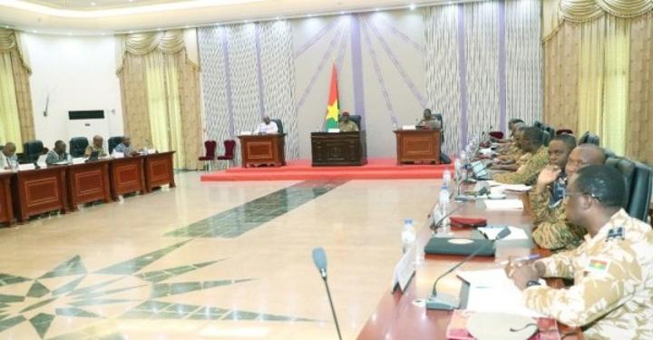 Burkina Faso : Des investigations en cours une supposée existence de piste d'atterrissage clandestine exploitée par des terroristes Burkina Faso : Des investigations en cours une supposée existence de piste d'atterrissage clandestine exploitée par des terroristes